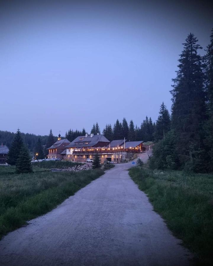 Pivovar Lyer Модрава Екстер'єр фото